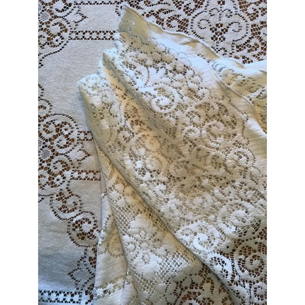VTG Oval Lace Tablecloth 86